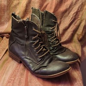 American Rage ankle boots in brown taupe, size 9